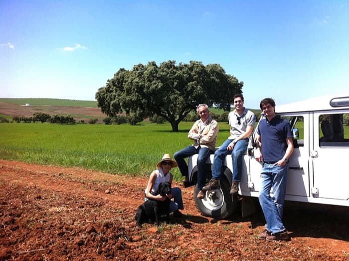 Figueira de Chaves family in the vineyard